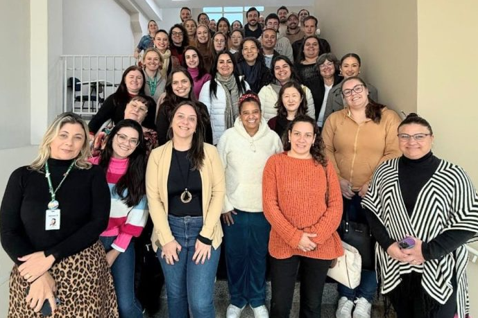Esta etapa, capacitou 80 profissionais da 4ª Regional de Saúde de Irati, que atuarão como multiplicadores da metodologia em seus territórios.