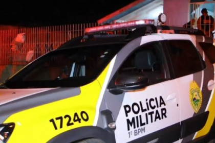 O incidente ocorreu após o agressor atacar policiais militares com uma faca, que haviam sido acionados para atender uma ocorrência de violência doméstica.