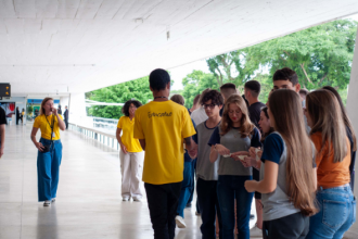 O público poderá conhecer detalhes da arquitetura do MON, acervo e exposições.