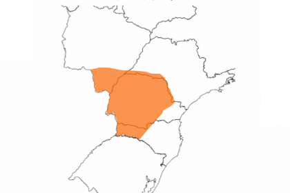 O vento intenso em decorrência do ciclone se estenderá ainda nesta segunda, 28 de julho, ao Leste de Santa Catarina, ao Leste do estado do Paraná.