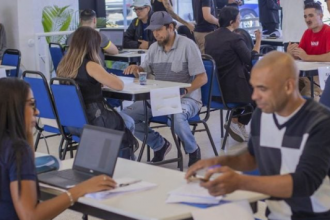 Curitiba acredita no potencial dos seus trabalhadores e vai continuar indo até onde eles estão para abrir novas portas.