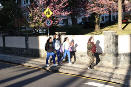 No último Ideb os estudantes do ensino médio das escolas paranaenses obtiveram as melhores notas de língua portuguesa do Saeb.