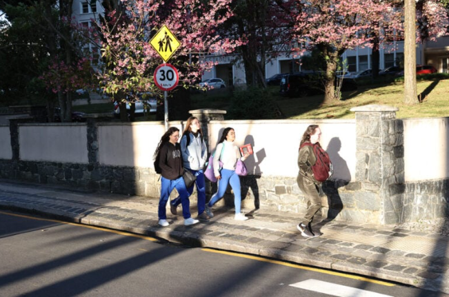 No último Ideb os estudantes do ensino médio das escolas paranaenses obtiveram as melhores notas de língua portuguesa do Saeb.