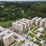 O programa promete facilitar o acesso à moradia com subsídios de até R$ 90 mil, isenções fiscais e possibilidade de zerar o valor de entrada do imóvel.