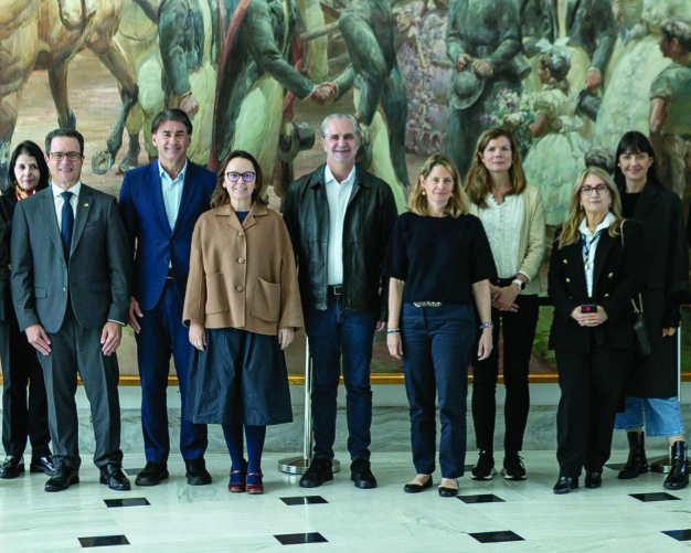 A missão técnica no Brasil tem como objetivo avançar na implementação do Centro Pompidou Paraná, o primeiro satélite oficial da instituição francesa nas Américas, que será construído em Foz do Iguaçu a partir de 2026.