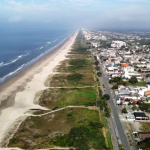 A revitalização da orla de Matinhos está praticamente concluída e a ponte de Guaratuba deve ficar pronta até o ano que vem.