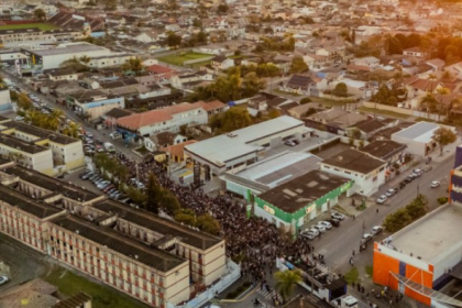 O evento, promovido pela Associação de Ministros Evangélicos de Paranaguá (AMEP), contou com o apoio da Prefeitura e envolveu dezenas de igrejas evangélicas da cidade.