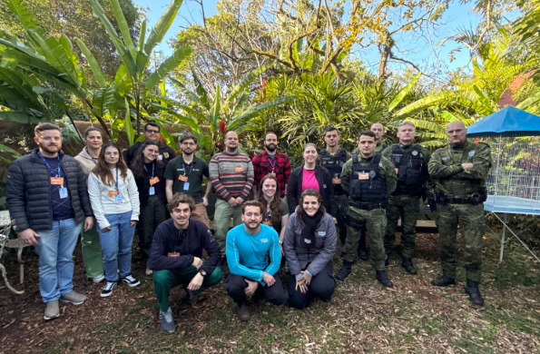 Além do treinamento, a instituição especializada na conservação de aves da Mata Atlântica oficializou a doação para o órgão ambiental de equipamentos para ajudar nas demandas de resgate e apreensão de animais.