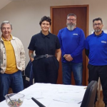 A equipe de engenharia responsável pelo levantamento topográfico para a elaboração de um novo projeto de pavimentação asfáltica.