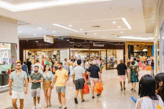 A mesma pesquisa realizada antes do Dia das Mães, no entanto, mostrava que 66,6% dos consumidores do Paraná pretendiam presentear suas mães em maio deste ano. Uma diferença de 18,7 pontos porcentuais.