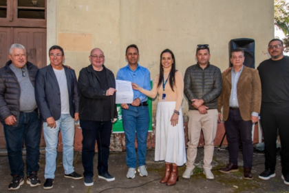 Em cerimônia realizada em frente ao edifício centenário, foi assinado o Protocolo de Intenções que abre caminho para a cessão do espaço ao Município, sob a responsabilidade da Secretaria de Cultura e Patrimônio Histórico (Secultur).