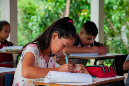 Com a participação de 210 profissionais da educação, o evento, que acontece dias 17, 18 e 19 de setembro, tem como objetivo promover o aperfeiçoamento pedagógico e estimular a troca de experiências
