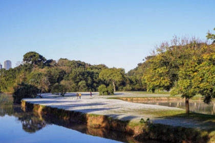 O clima já começou a dar sinais de mudança nesta terça-feira, 5, mas será a partir do fim da semana que o frio ganha força de verdade.