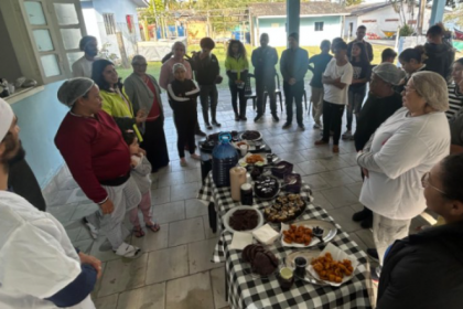O projeto é idealizado pela Portos do Paraná e executado pelo Instituto Juçara de Agroecologia, Cia Ambiental e Consórcio Itiberê.