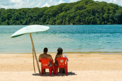 Além do clássico Litoral do Paraná, o estado esconde belíssimas praias de água doce com águas cristalinas.