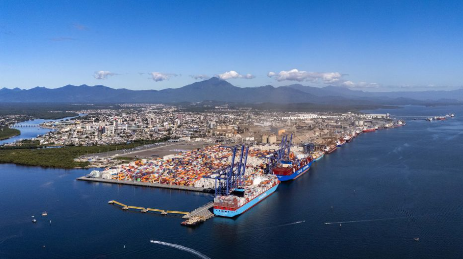 Outro recorde alcançado no período foi no Corredor de Exportação Leste, que representa o trecho entre os berços 212 e 214 do Porto de Paranaguá.
