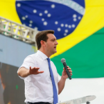 Autoridades estaduais e municipais deverão participar do evento, que ocorre em Matinhos, na Avenida Paranaguá.
