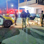 Testemunhas relataram que o carro da vítima era seguido por duas motocicletas, uma Honda XRE 190 e uma CG 160cc.