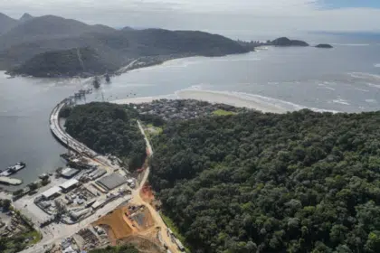 Com investimento de cerca de R$ 400 milhões, a previsão de entrega é abril do próximo ano.