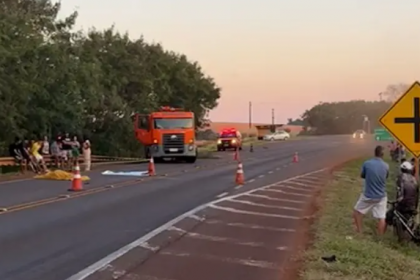 O acidente ocorreu por volta das 16h30 e envolveu um caminhão e o pedestre.