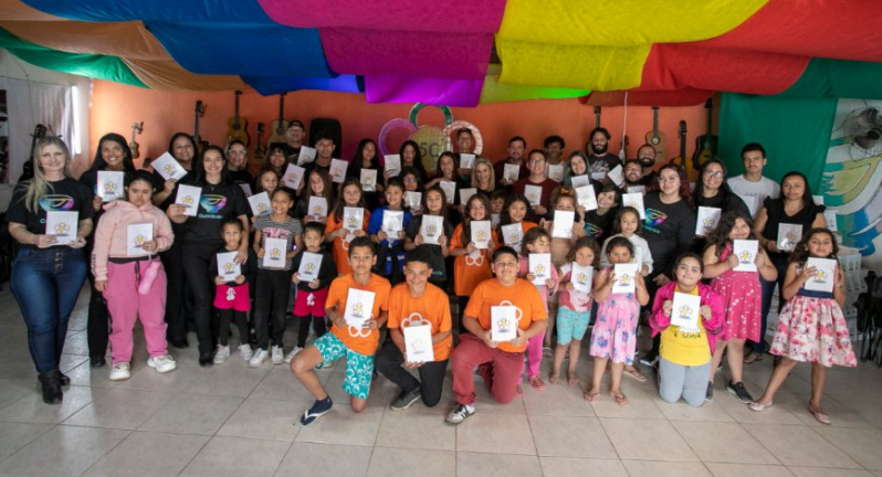 Com o apoio da Portos do Paraná, o projeto, antes realizado apenas na sede do 5C, passará a ser implementado em 10 escolas estaduais do município, beneficiando mais 120 estudantes.