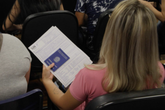 Segundo dados da Secretaria do Trabalho, Qualificação e Renda do Paraná, o município atingiu 167% da meta prevista, registrando o melhor desempenho da Regional de Paranaguá.