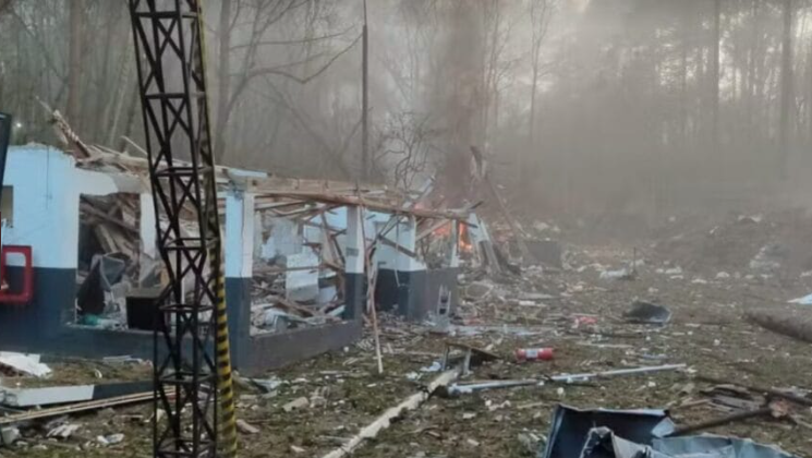 O acidente aconteceu na madrugada de terça-feira (12), por volta das 5h50, na fábrica de explosivos Enaex Brasil, na cidade de Quatro Barras, na Região Metropolitana de Curitiba.