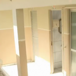 Segundo a Polícia Civil (PC-PR), uma funcionária encontrou o equipamento escondido dentro de um interruptor.