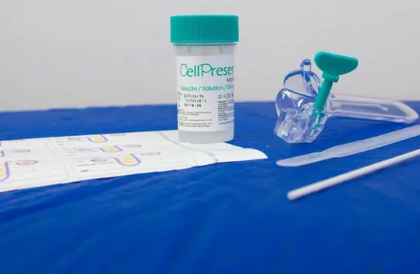 Inicialmente ofertada em 12 estados brasileiros, incluindo o Paraná, a tecnologia 100% nacional detecta 14 genótipos do papilomavírus humano (HPV).