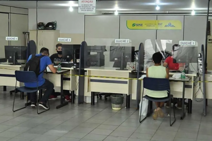 As oportunidades são para diversas áreas e diferentes níveis de escolaridade, dentre os quais há vagas destinadas a Pessoas com Deficiência.