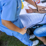 Esse ano, o foco da campanha é a prevenção de agravos evitáveis, como insuficiência cardíaca, diabetes, hipertensão e outras comorbidades que continuam impactando significativamente a saúde da população masculina.