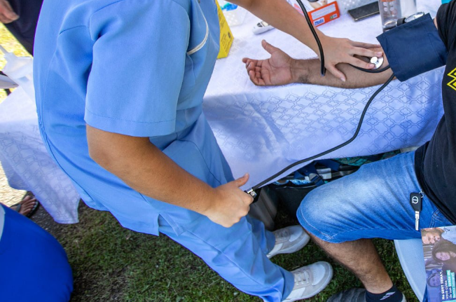 Esse ano, o foco da campanha é a prevenção de agravos evitáveis, como insuficiência cardíaca, diabetes, hipertensão e outras comorbidades que continuam impactando significativamente a saúde da população masculina.