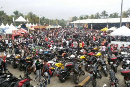 A festividade ocorre na Praça de Eventos com abertura às 18h da sexta-feira, 1.º, trazendo motoclubes e motociclistas de diversos locais do Paraná e do Brasil.