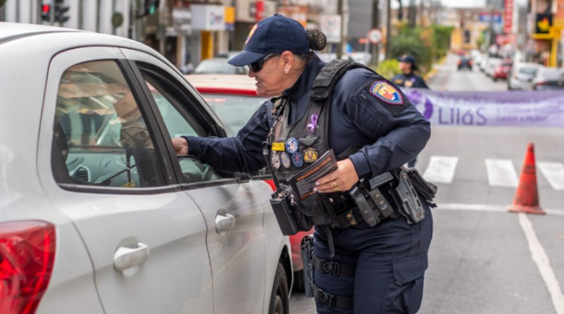 A ação contou com a participação da Patrulha Maria da Penha da Guarda Civil Municipal (GCM), Polícia Militar, Secretaria Municipal da Mulher (Semmu) e Poder Judiciário.