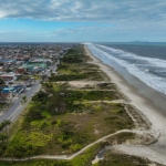 A primeira fase da revitalização, formalizada nesta quinta, prevê a revitalização de 3,66 quilômetros de extensão entre os balneários de Monções e Canoas.
