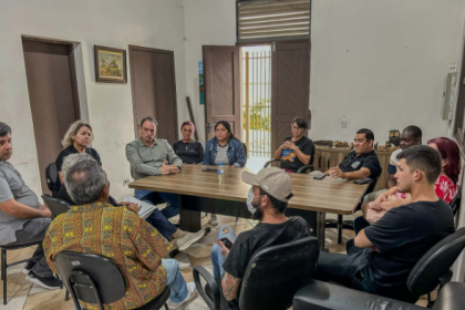 O encontro discutiu itens importantes, como a eleição para a presidência da associação e a retomada do desfile com as escolas de samba. 