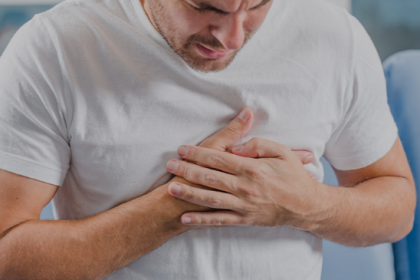 O consumo excessivo de energéticos e o uso irregular de medicamentos como a tadalafila, associado ao sedentarismo e má alimentação.