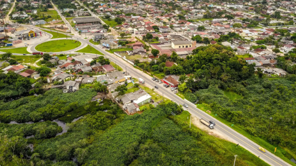 O pacote de investimentos ultrapassa R$ 600 milhões e vai beneficiar diretamente o litoral dos dois estados.