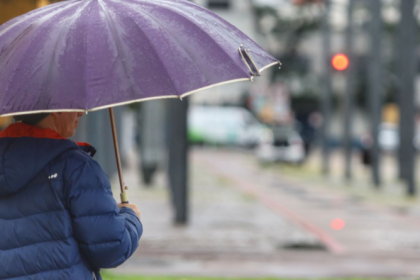 A instabilidade também deve causar queda acentuada nas temperaturas, principalmente na faixa norte do estado, com declínio de até 10°C.