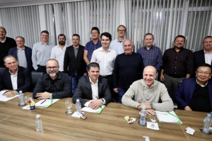 Durante o evento, Curi ressaltou a importância do setor produtivo para o desenvolvimento econômico do Paraná.