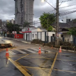Especificamente para o litoral, o alerta é estendido até às 23h59 desta segunda-feira (22).