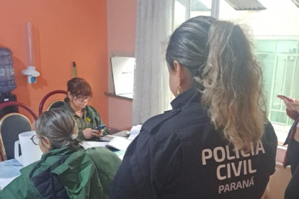 As equipes realizaram uma fiscalização no local após o recebimento de uma denúncia anônima que relatava que os idosos estavam sendo expostos a condições desumanas e degradantes.