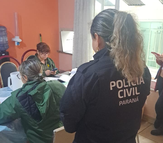 As equipes realizaram uma fiscalização no local após o recebimento de uma denúncia anônima que relatava que os idosos estavam sendo expostos a condições desumanas e degradantes.