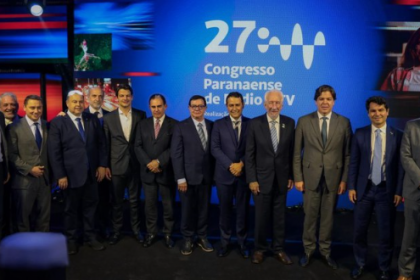 Entidade que reúne mais de 320 emissoras e desempenha papel central no fortalecimento da comunicação no estado.
