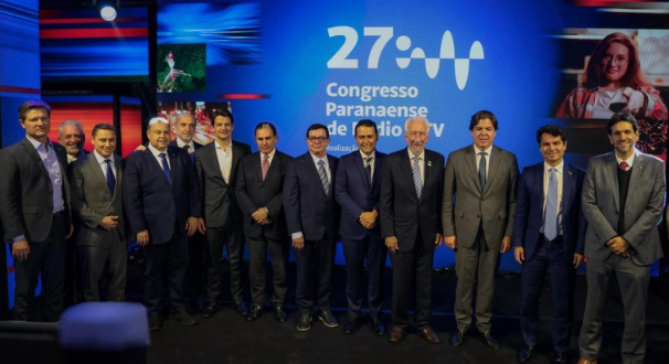 Entidade que reúne mais de 320 emissoras e desempenha papel central no fortalecimento da comunicação no estado.