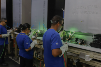 O Paraná continua mostrando sua força na geração de empregos, iniciando o mês com mais de 25 mil vagas disponíveis.