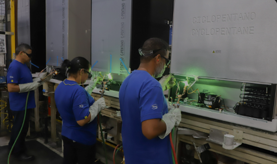 O Paraná continua mostrando sua força na geração de empregos, iniciando o mês com mais de 25 mil vagas disponíveis.