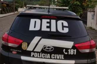 O homem tinha contra si um mandado de prisão preventiva expedido pelo Tribunal de Justiça do Paraná.