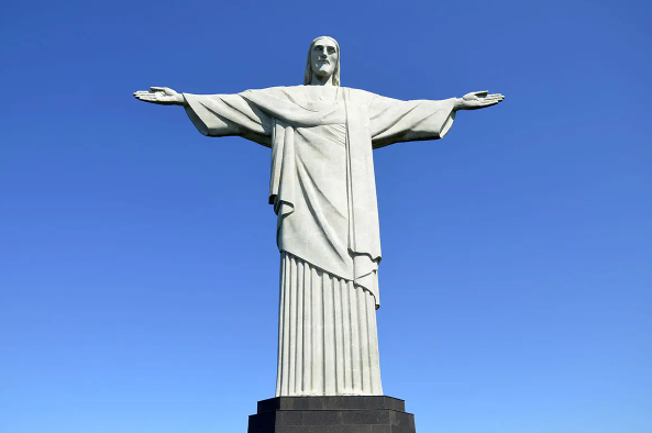 A presença da Padroeira do Paraná é inédita e carrega consigo a devoção à Mãe do Rocio para um dos maiores cartões-postais do Brasil.