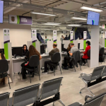 Atualmente, são 200 postos disponíveis para atuar no atendimento, área administrativa ou com tecnologia da informação e comunicação (TIC).